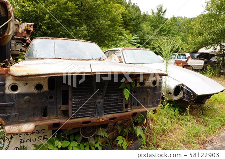 報廢車破車事故車不動車車破舊的風化惡化購買處置經銷商報廢車買家 報廢車破車事故車不動車車破舊的風化惡化購買處置經銷商報廢車買家 58122903