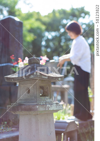 Grave visit image 58123822