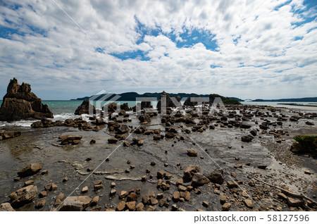 Hashima Rock 58127596