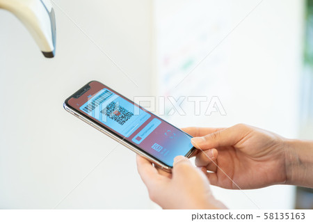 Cashless payment Bar code Smartphone payment QR code Cashless payment Bar code Smartphone payment QR code 58135163