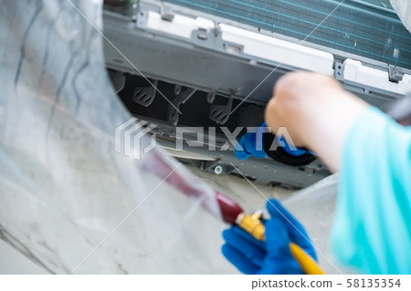 空調空調空調空調清潔房屋清潔臟冷卻器過濾器清潔 58135354