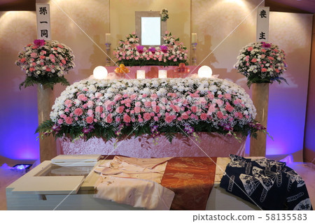 Flower altar Flower altar 58135583