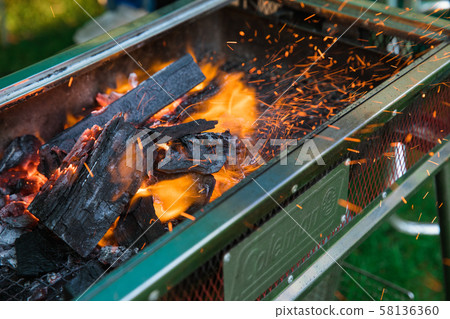 Charcoal fire 58136360