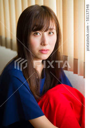 年輕的女士肖像 58137546