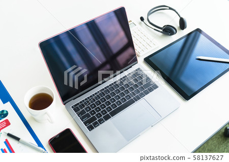 Digital devices 58137627