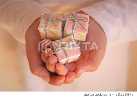  禮物 58138475