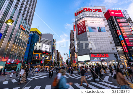 《東京》新宿東口站/市景 58138873