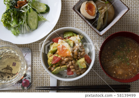 Avocado natto rice cake 58139499