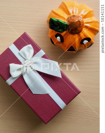 Halloween Pumpkin Doll and Gift Box Halloween Pumpkin Doll and Gift Box 58141151