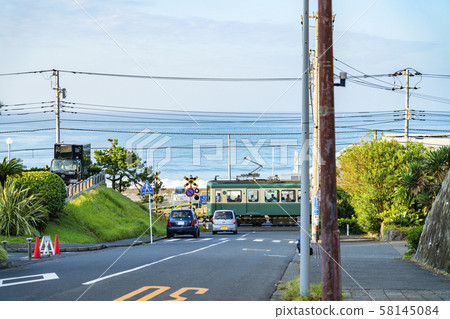 [Kanagawa] Shichirigahama in the early morning Sea and slope 58145084