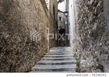 Narrow street in old town. Girona, Catalonia Narrow street in old town. Girona, Catalonia 58146341