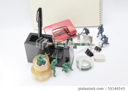 a  fun of green army at stationery war 58146543