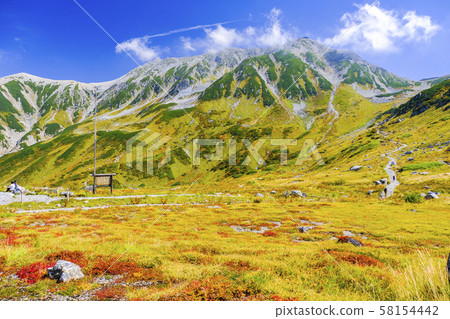 秋葉和立山山脈 58154442