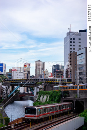 Three-colored train 58157583