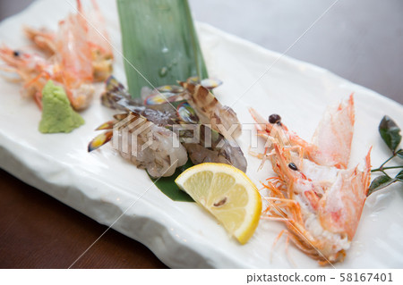 Car shrimp sashimi 58167401