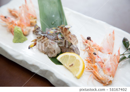 Car shrimp sashimi 58167402