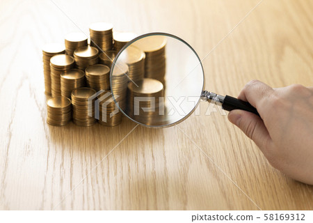 Stacked money loupe 58169312