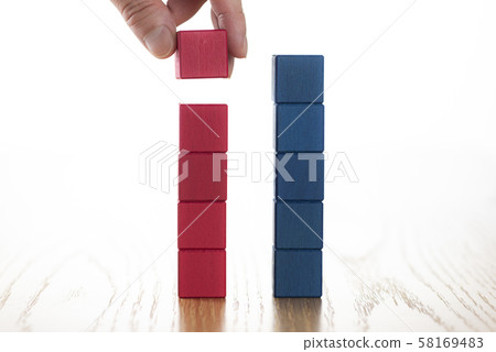 堆疊紅色和藍色塊 58169483
