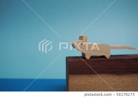 碼頭鼠,海洋和天空 碼頭鼠,海洋和天空 58170273