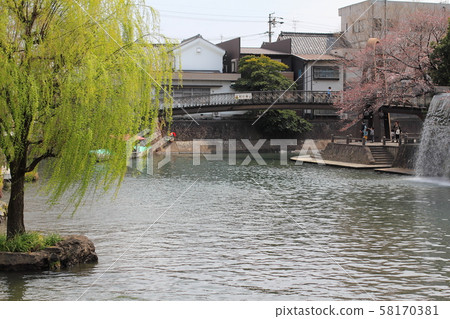 坐落在狹窄的街道59（岐阜縣大垣市）的背面 58170381