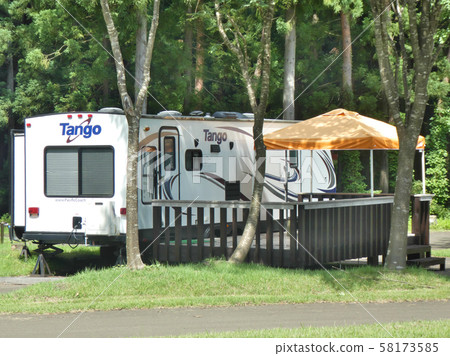 Scandinavian park car park, trailer house 58173585