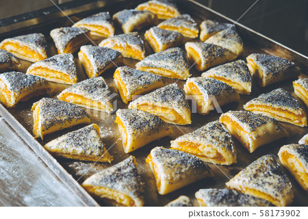 cookie making factory bakery fresh cook biscuit 58173902