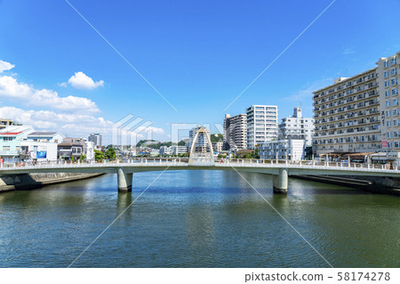 [Kanagawa Prefecture] Enoshima Bentenbashi Sakaigawa 58174278