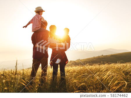 Happy family 58174462