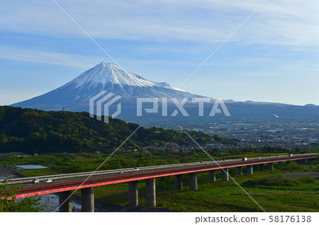 Fuji and the Tomei Expressway Fuji and the Tomei Expressway 58176138