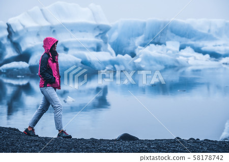 Travel in Jokulsarlon glacial lagoon in Iceland. 58178742