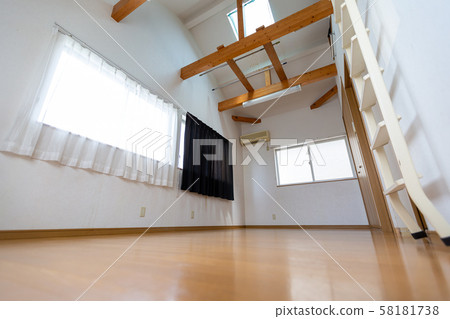 Renovation of children's room before renovation Renovation of children's room before renovation 58181738