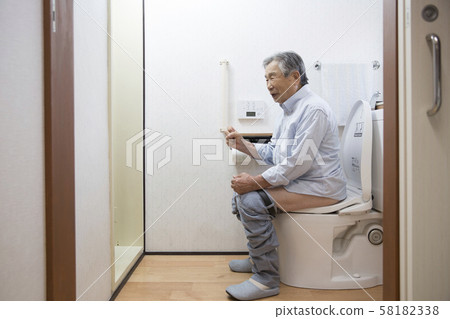 Vintage Arab Matures Constipated On Toilet Cam Pooping