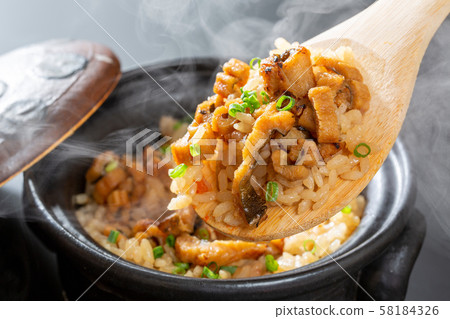 煮好的星鰻飯 58184326