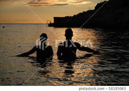 silhouettes in love romantic couple lovers silhouettes in love romantic couple lovers 58185063