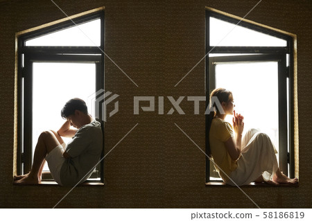 Couple Moody image 58186819