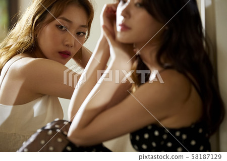 女人美麗喜怒無常 58187129