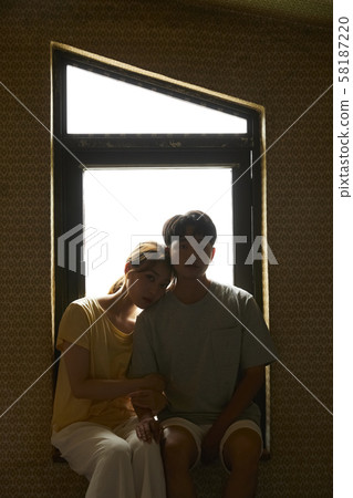 Couple Moody image 58187220