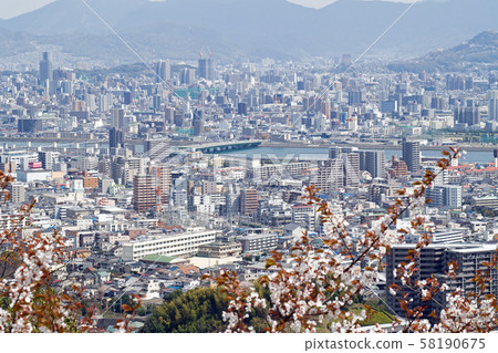 從廣島鈴縣看城市風景 58190675