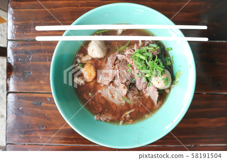 noodles or beef noodles 58191504