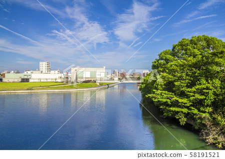Nakagawa Canal, Nagoya City, Aichi Prefecture 58191521