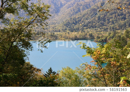 北海道最大的三個秘密湖泊奧科坦普湖 58191563