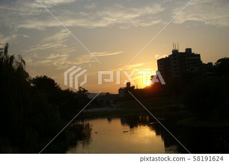 Noma Oike (dusk) 58191624