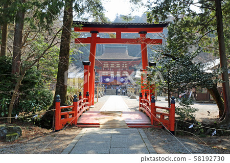 Niyu Tokyo Hiya Shrine in the snow 58192730