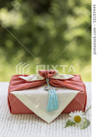 Gift Gift 58193444