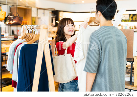 女性購物商場購物 58202262