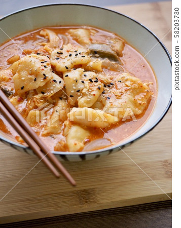 韓國食品泡菜sujebi 韓國食品泡菜sujebi 58203780
