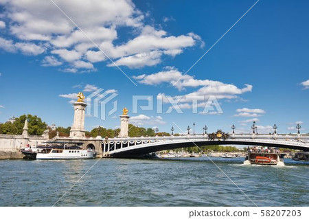 乘船遊覽巴黎塞納河 58207203