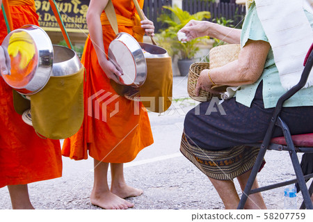 瑯勃拉邦 58207759