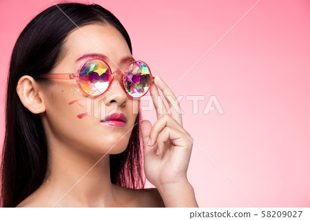 Fashion Model Woman wear Kaleidoscope Glasses 58209027