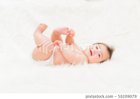 寶寶出生後4個月 寶寶出生後4個月 58209079